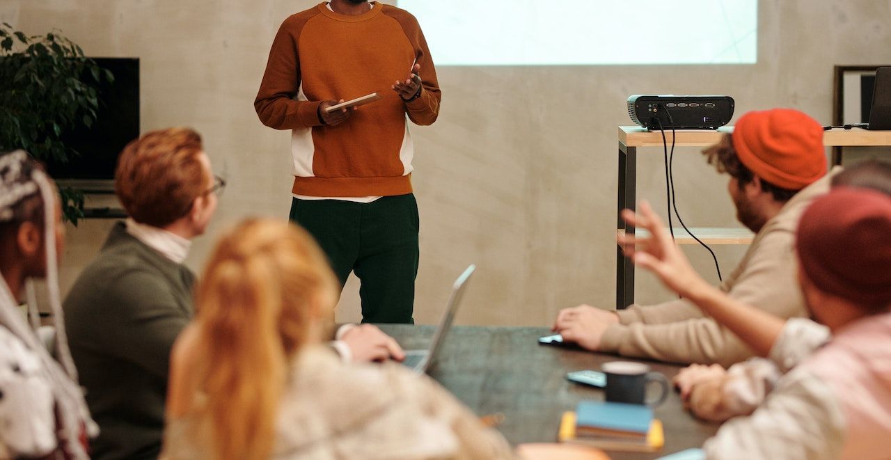 Presenteren kan spannend zijn, maar het is te leren.